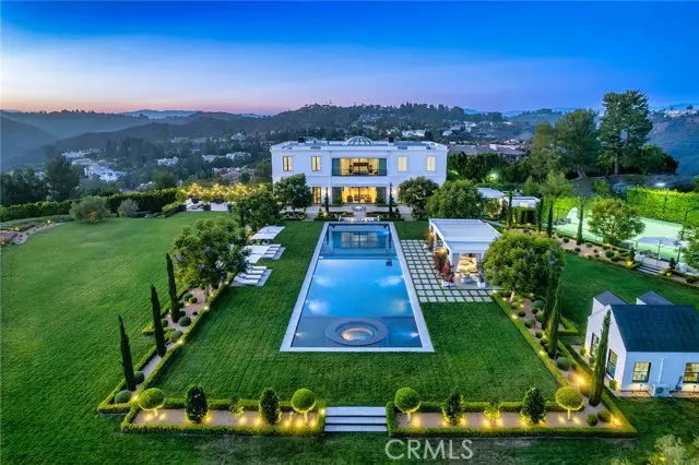 Los Angeles, CA 90077,2100 Stratford CIR