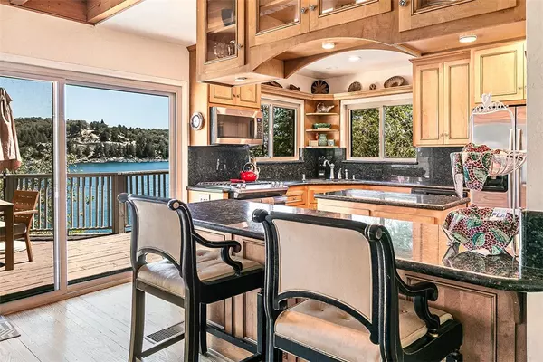 Lake Arrowhead, CA 92352,28782 Palisades DR