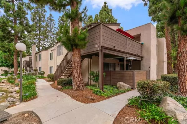 1430 Cabrillo Park DR B, Santa Ana, CA 92701