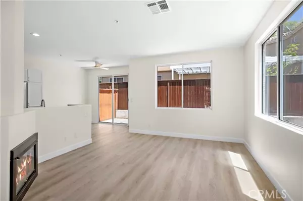 Rancho Santa Margarita, CA 92688,90 CALLE DE FELICIDAD