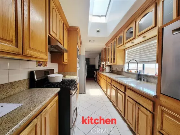 Los Angeles, CA 90039,3323 Larga AVE