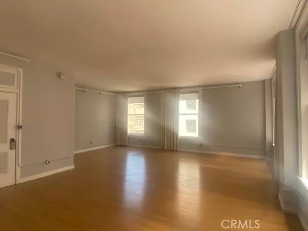 Los Angeles, CA 90014,215 W 7th ST 902