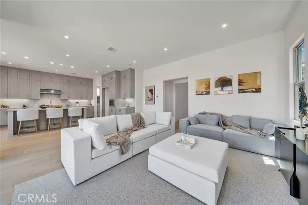 Irvine, CA 92618,104 Eversedge
