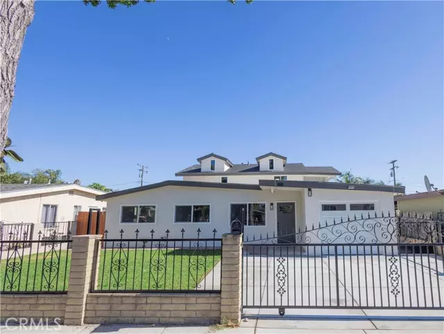 2122 W 10th ST, Santa Ana, CA 92703