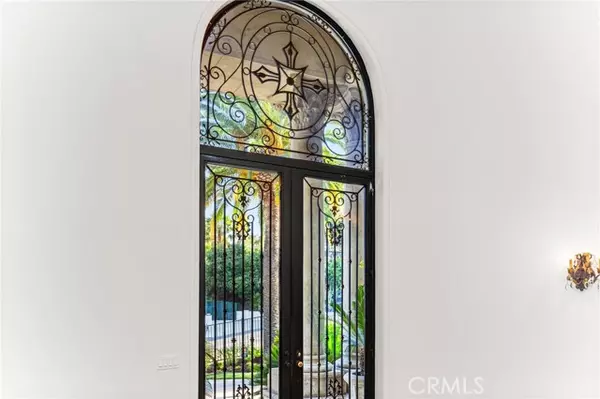 Villa Park, CA 92861,9622 Loma ST