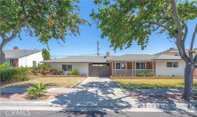 11615 185th ST, Artesia, CA 90701