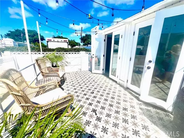 Newport Beach, CA 92660,265 Mayflower