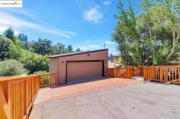 6659 Exeter Dr, Oakland, CA 94611