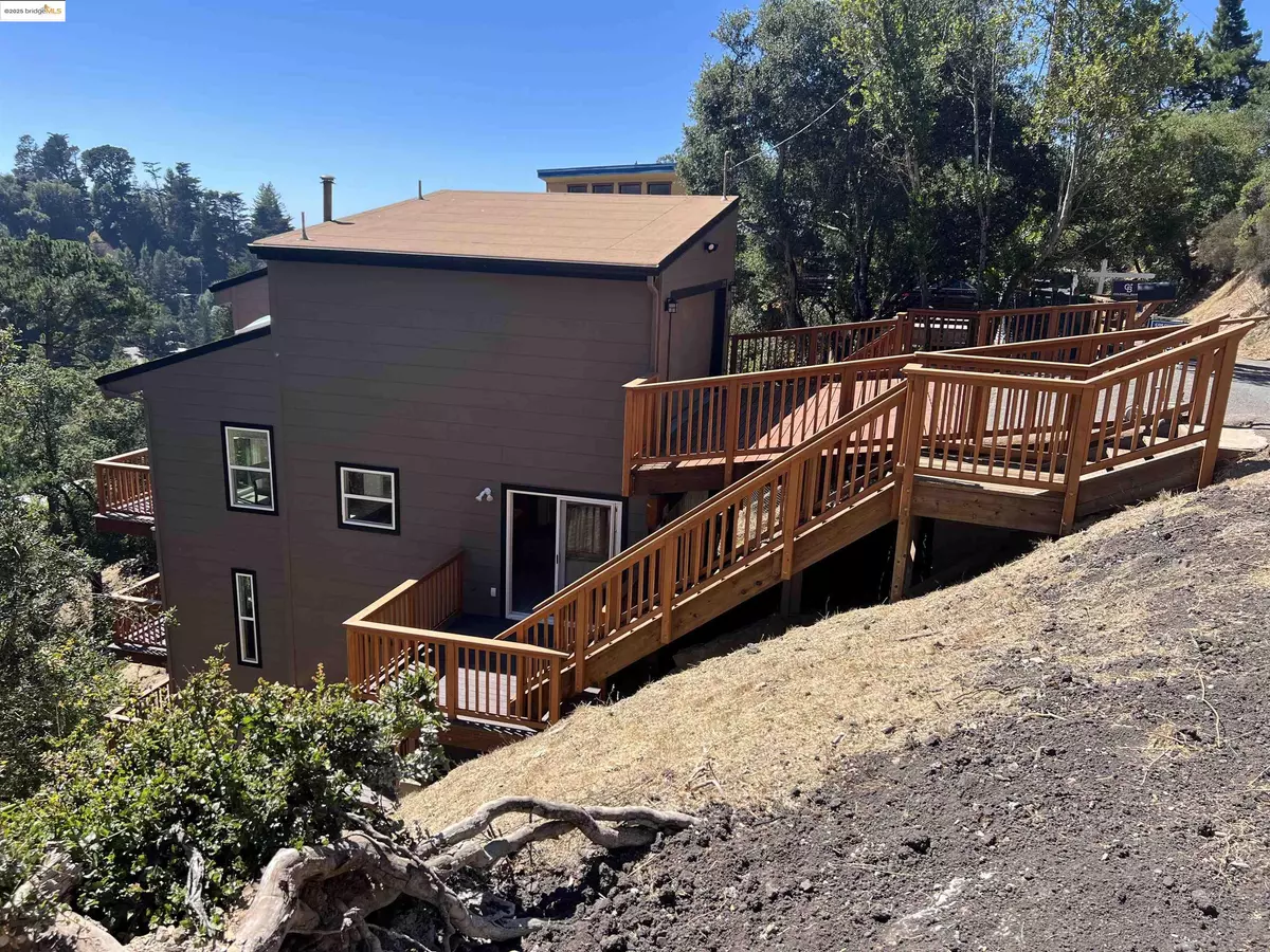 Oakland, CA 94611,6659 Exeter Dr