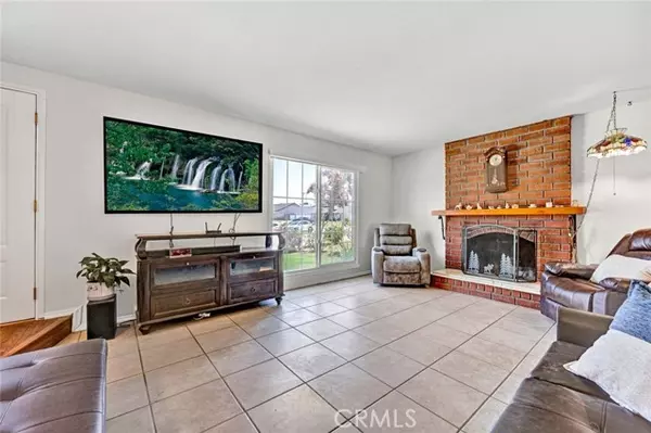 Brea, CA 92821,511 Pepper Tree DR