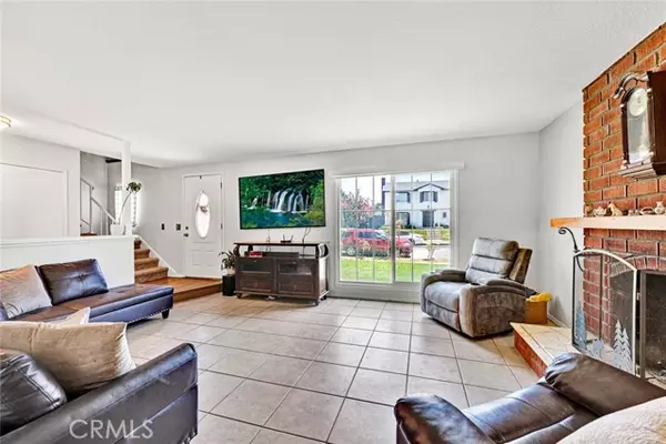 Brea, CA 92821,511 Pepper Tree DR