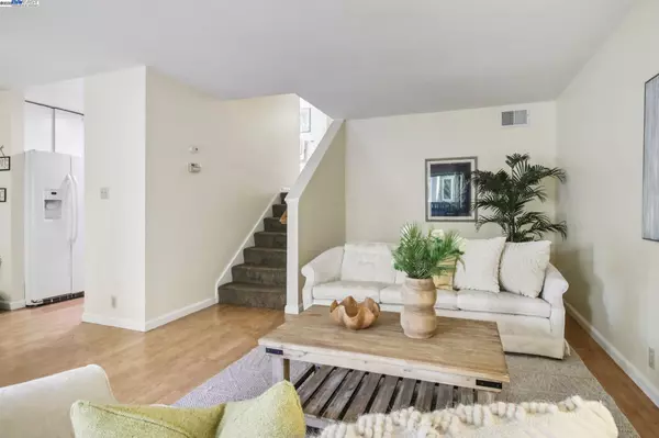 Walnut Creek, CA 94597,2716 Oak Rd 117