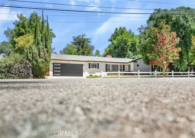 105 E Hilton AVE, Redlands, CA 92373