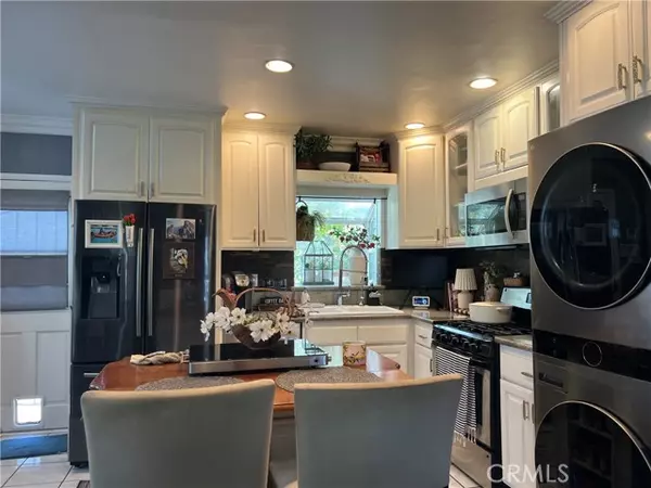 Lakewood, CA 90712,6145 Graywood AVE