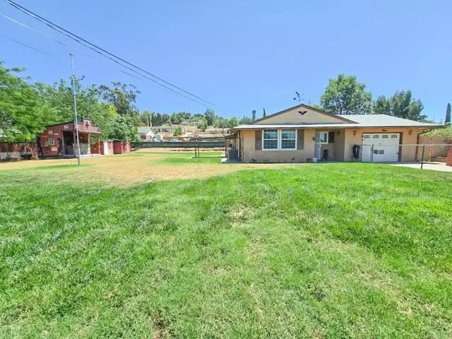 1804 El Cajon LN, Ramona, CA 92065
