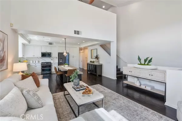 Hawthorne, CA 90250,5547 Strand 101