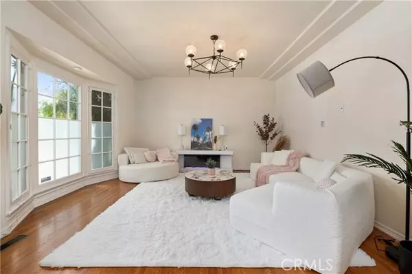 Beverly Hills, CA 90211,361 S Doheny DR