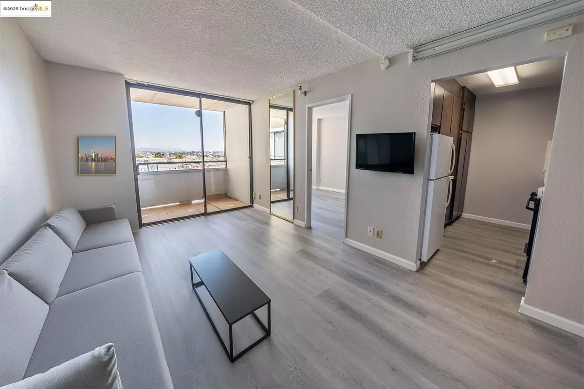 Oakland, CA 94607,801 Franklin St 819