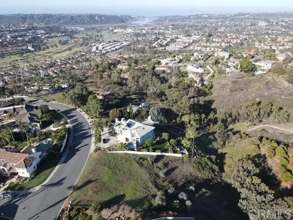 Carlsbad, CA 92009,7319 Bolero St.