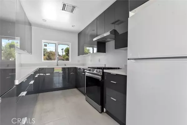 Woodland Hills, CA 91367,22723 Leonora DR