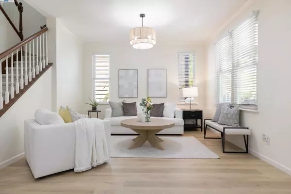 Hercules, CA 94547,2105 Drake Ln