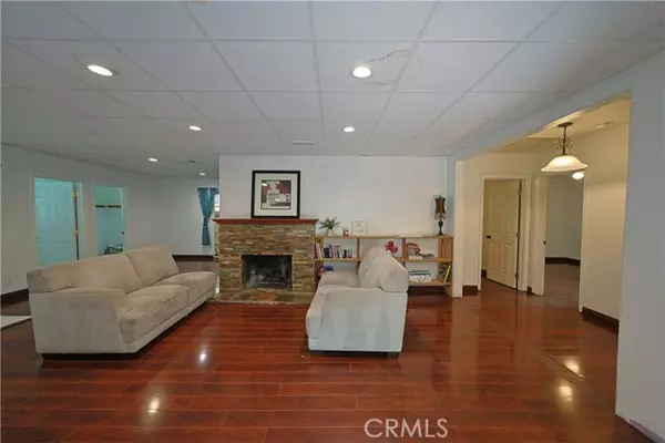 Northridge, CA 91324,19222 Roscoe BLD