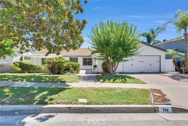704 E Barkley AVE, Orange, CA 92867