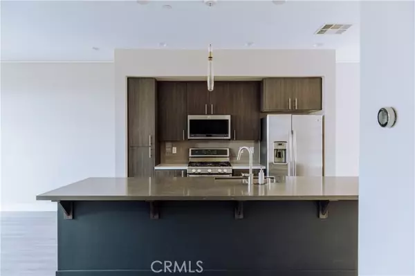 Los Angeles, CA 90039,2753 Waverly DR 1103