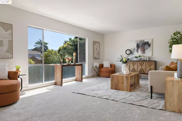 Oakland, CA 94611,3877 Howe St 206