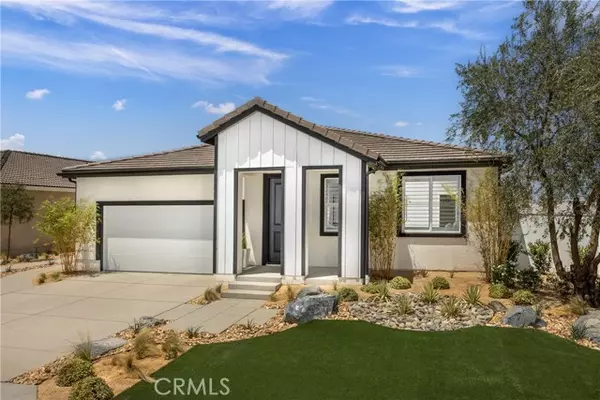 1577 E Houlguin ST, Lancaster, CA 93535