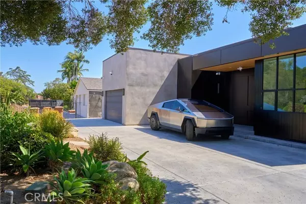 Fullerton, CA 92833,1119 Crestview DR A