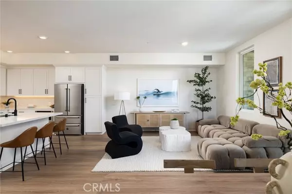 Huntington Beach, CA 92648,414 Main 230
