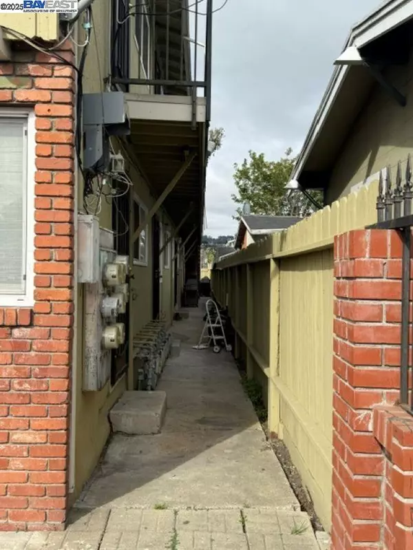 Oakland, CA 94603,9714 Cherry St