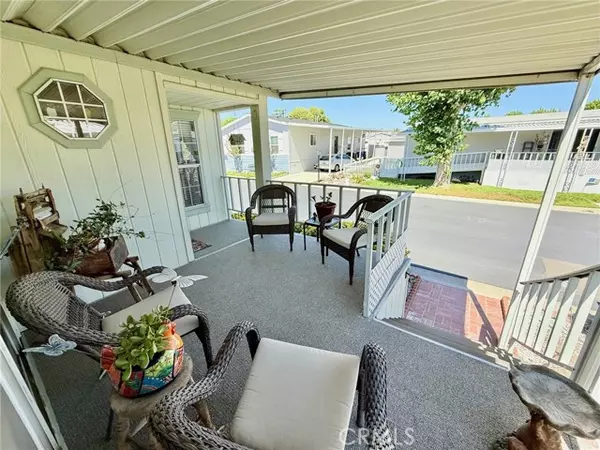 Canyon Country, CA 91351,26521 Cockleburr LN