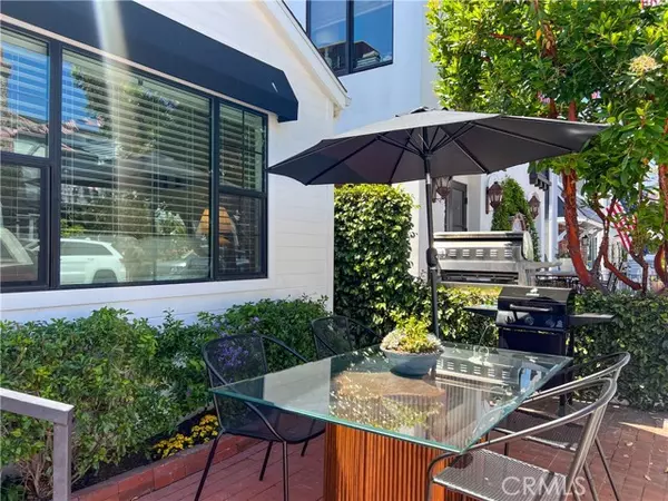 Newport Beach, CA 92662,315 Diamond AVE