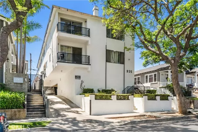 935 W 10th ST, San Pedro, CA 90731