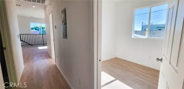 Los Angeles, CA 90001,1521 E 66th ST