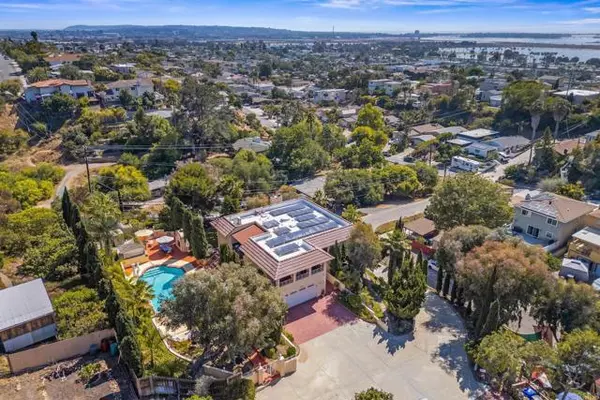 San Diego, CA 92110,4770 Jellett ST