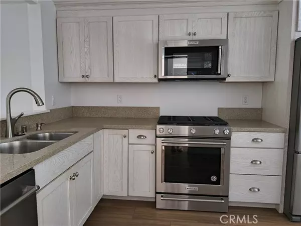 Huntington Beach, CA 92647,16942 Westwood LN 21