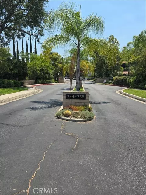 Redlands, CA 92373,254 E Fern AVE 211