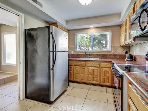 Tustin, CA 92780,1881 Mitchell AVE 63