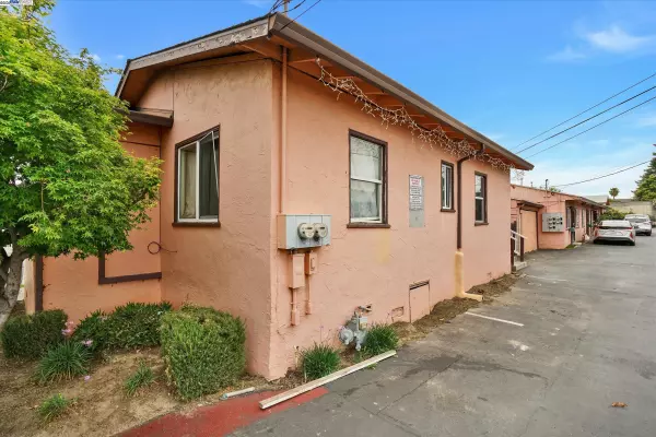 Hayward, CA 94541,21806 Meekland Ave