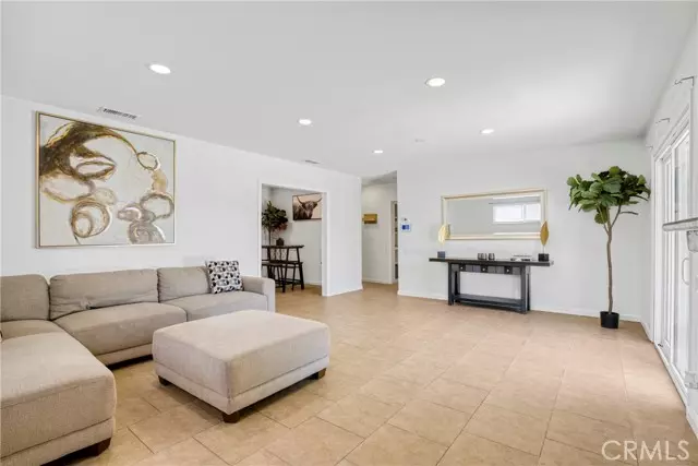 Northridge, CA 91324,8438 Wystone AVE