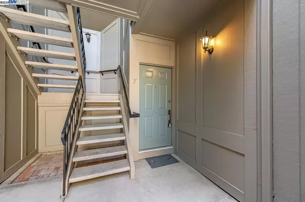 San Ramon, CA 94583-4221,2030 Canyon Woods Drive F
