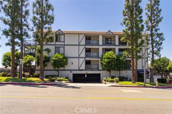 Signal Hill, CA 90755,2599 Walnut AVE 330
