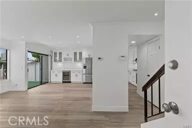 Sunland, CA 91040,10500 Sunland BLD 4