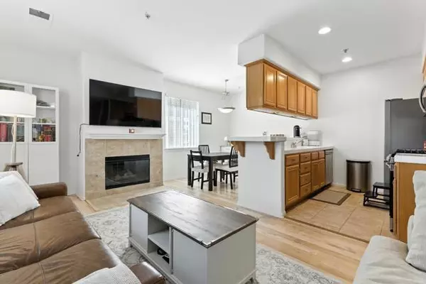 San Diego, CA 92128,13009 Evening Creek DR 8