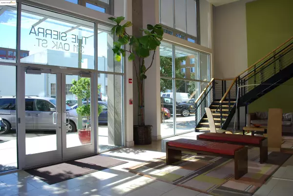 Oakland, CA 94607,311 Oak St 724