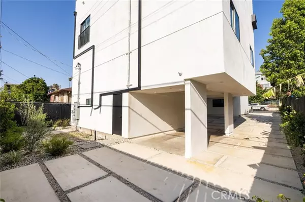 Los Angeles, CA 90057,121 S Coronado ST 1/2