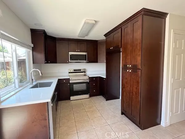 Santa Ana, CA 92707,2951 S Sycamore ST C